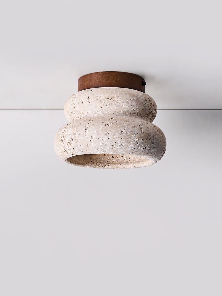 Rzeźbiona lampa sufitowa imitująca kamień