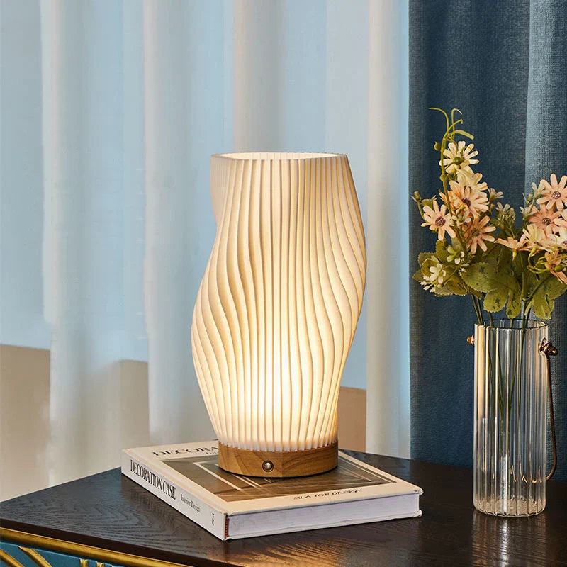 Lampa stołowa Wave LED z drewnianą podstawą i regulowanym natężeniem światła