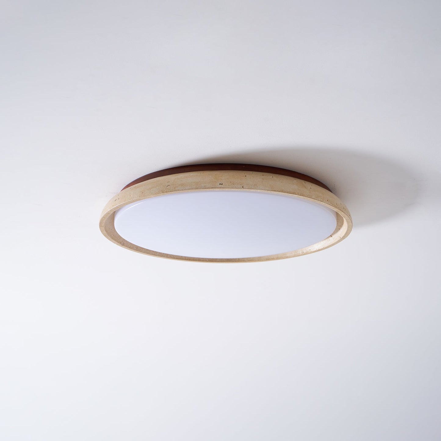 Rzeźbiona lampa sufitowa do montażu wpuszczanego, inspirowana kamieniem