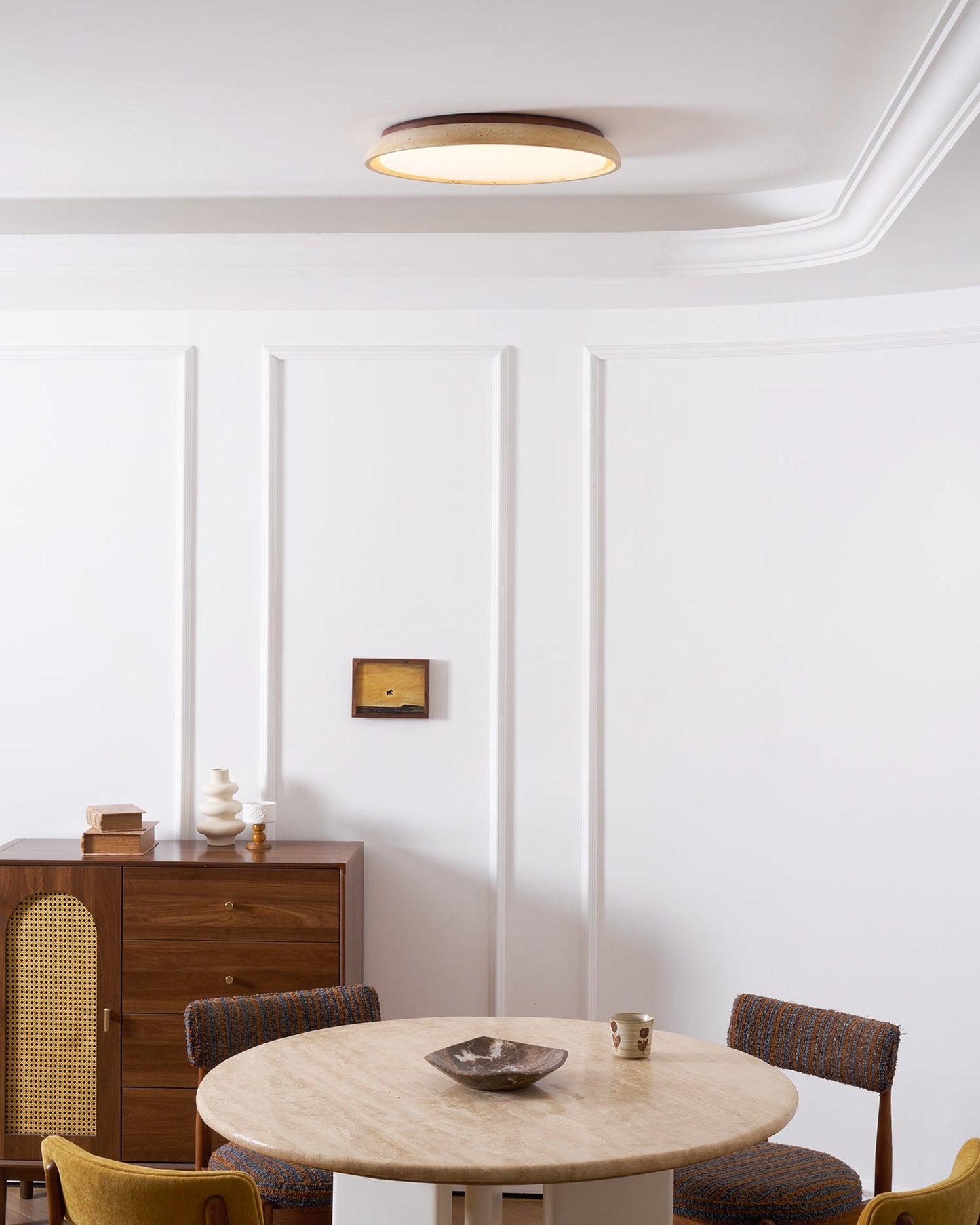 Rzeźbiona lampa sufitowa do montażu wpuszczanego, inspirowana kamieniem