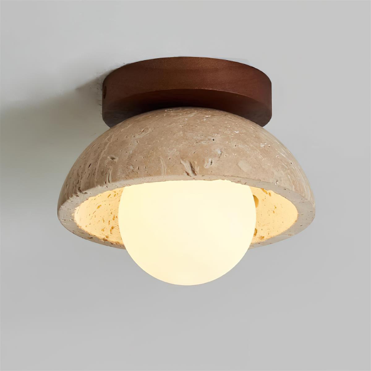 Nowoczesna lampa sufitowa z kamienia o fakturze i drewnianą podstawą