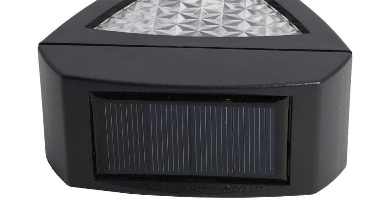 Zewnętrzna lampa ścienna zasilana energią słoneczną w stylu egipskim