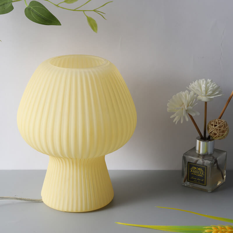 Minimalistyczne oświetlenie nocne lampka grzybek