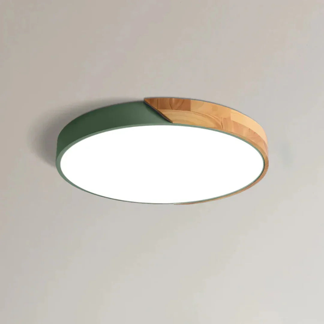 Lampa sufitowa LED w stylu skandynawskim z drewnianymi akcentami