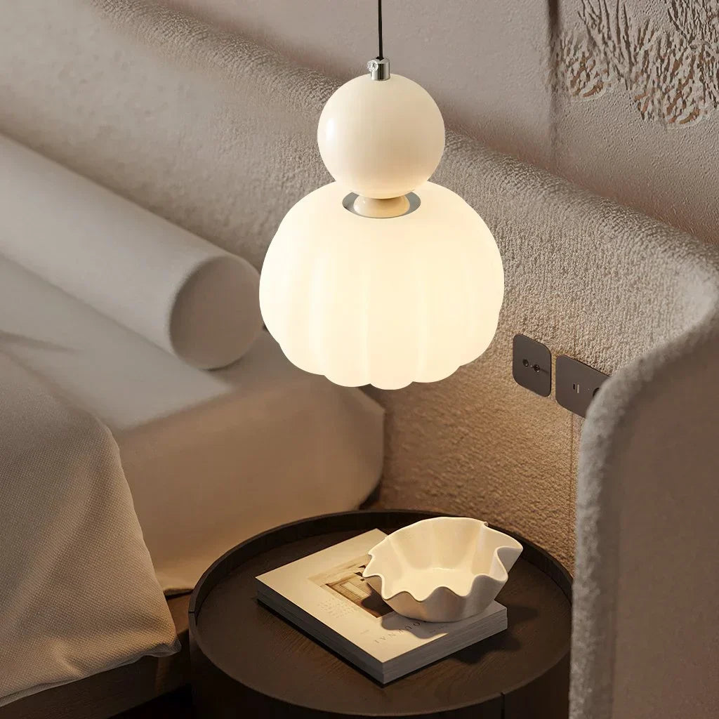 Szklana lampa wisząca Sphere do nowoczesnych wnętrz