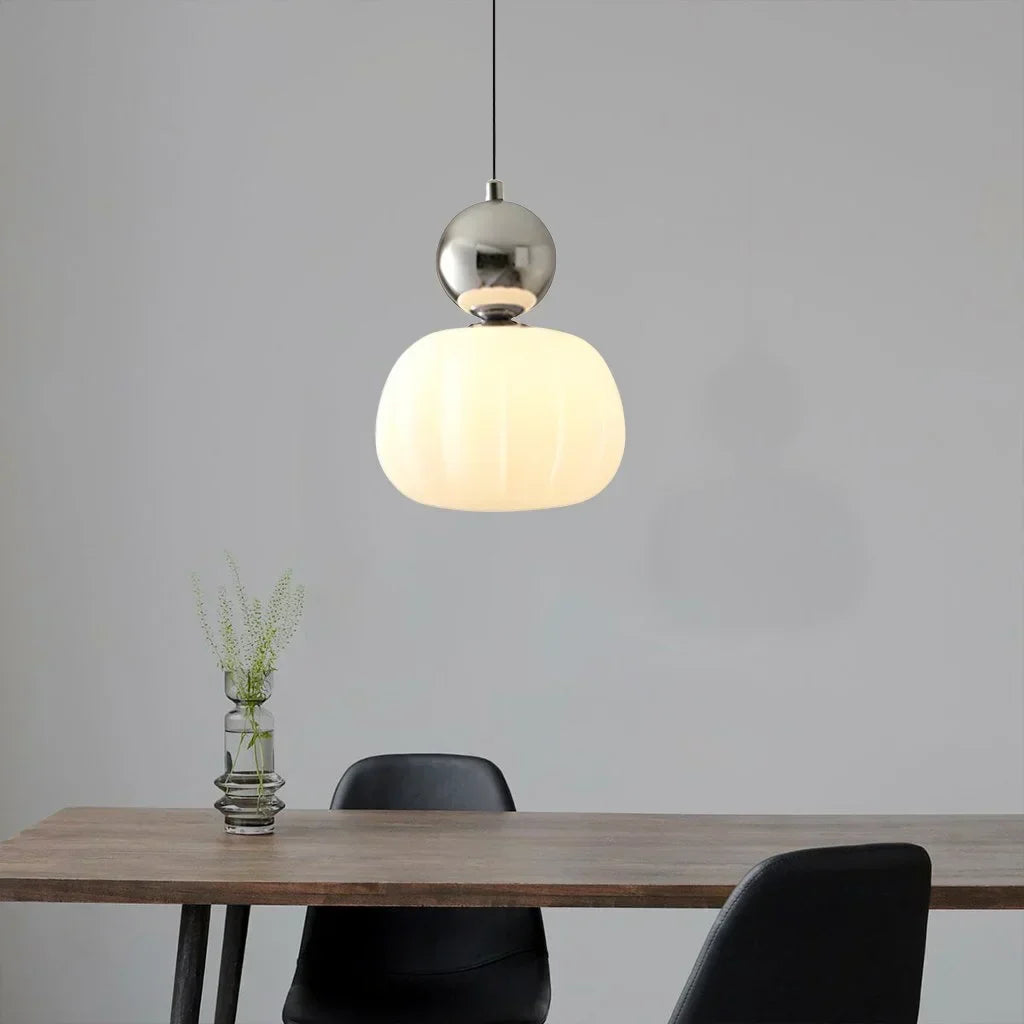 Szklana lampa wisząca Sphere do nowoczesnych wnętrz
