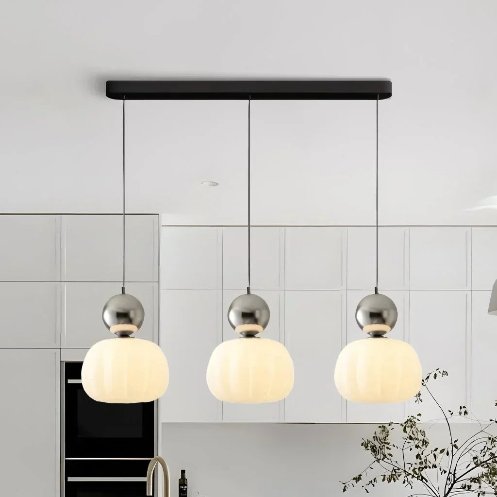 Szklana lampa wisząca Sphere do nowoczesnych wnętrz