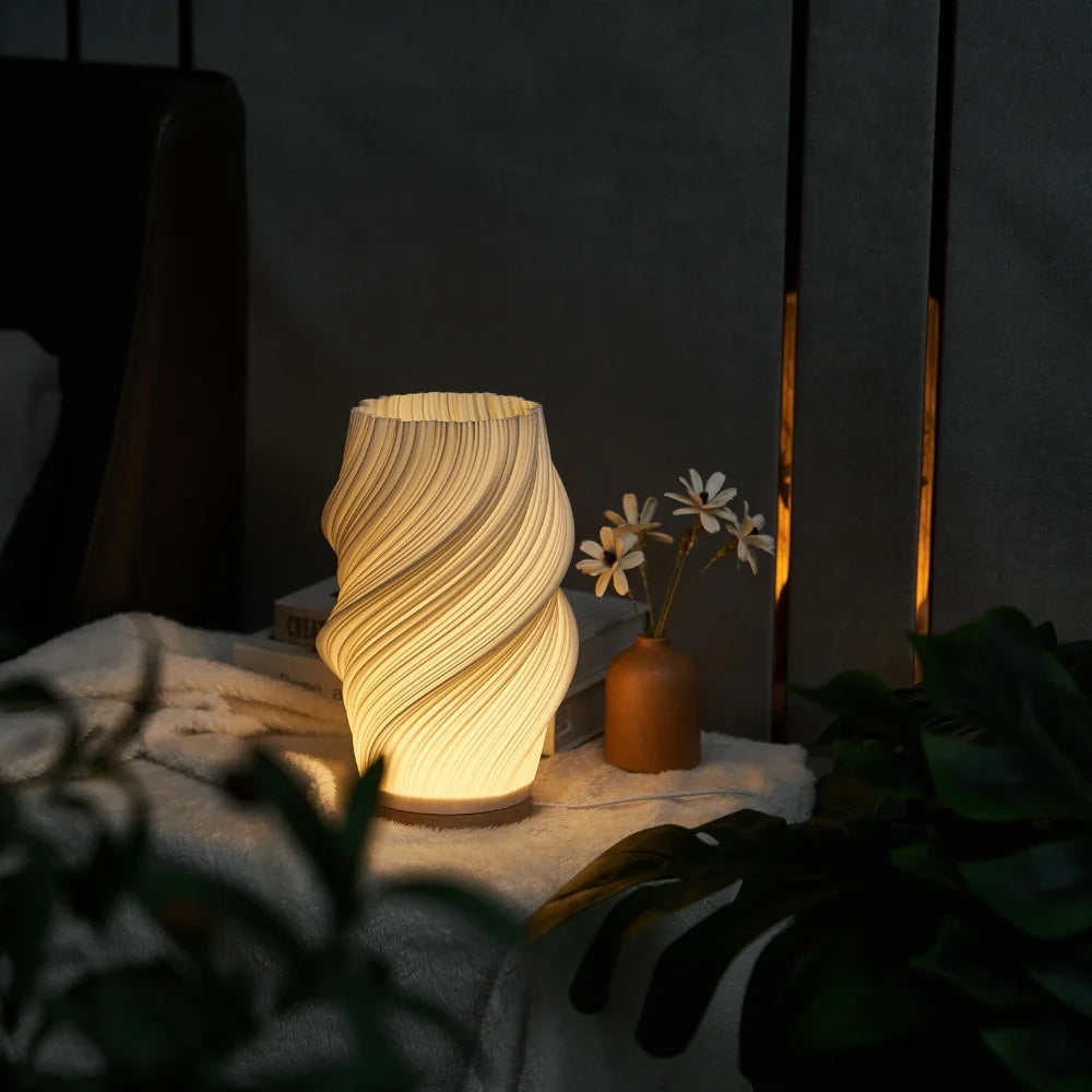Lampa stołowa Wave LED z drewnianą podstawą i regulowanym natężeniem światła