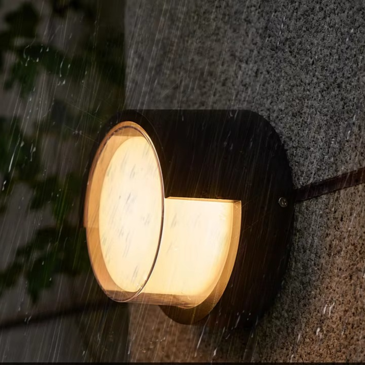 Elegancka lampa LED ścienna z czujnikiem ruchu na zewnątrz