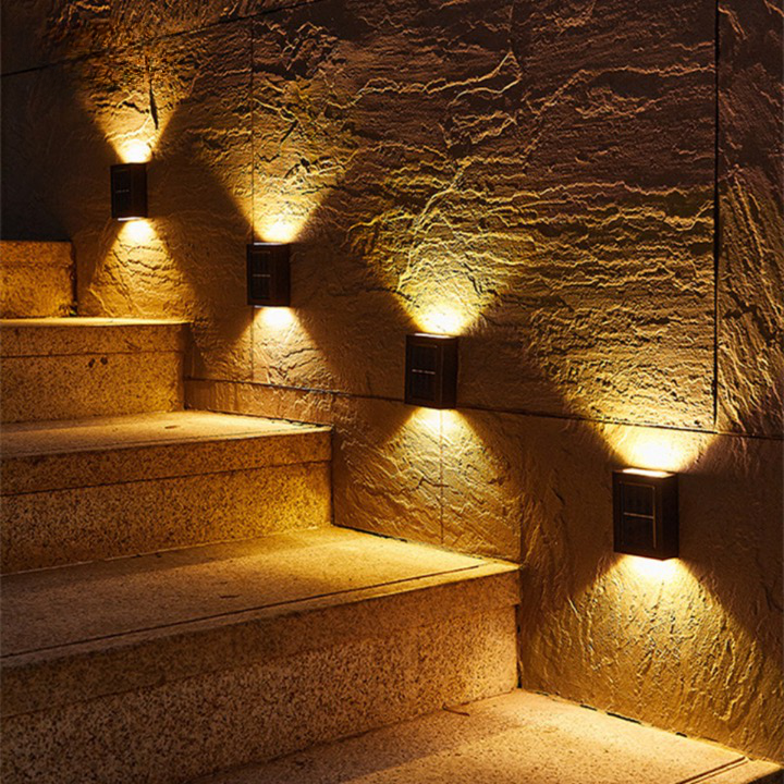 Atmosferyczna bezprzewodowa lampa LED zasilana energią słoneczną do patio i korytarzy