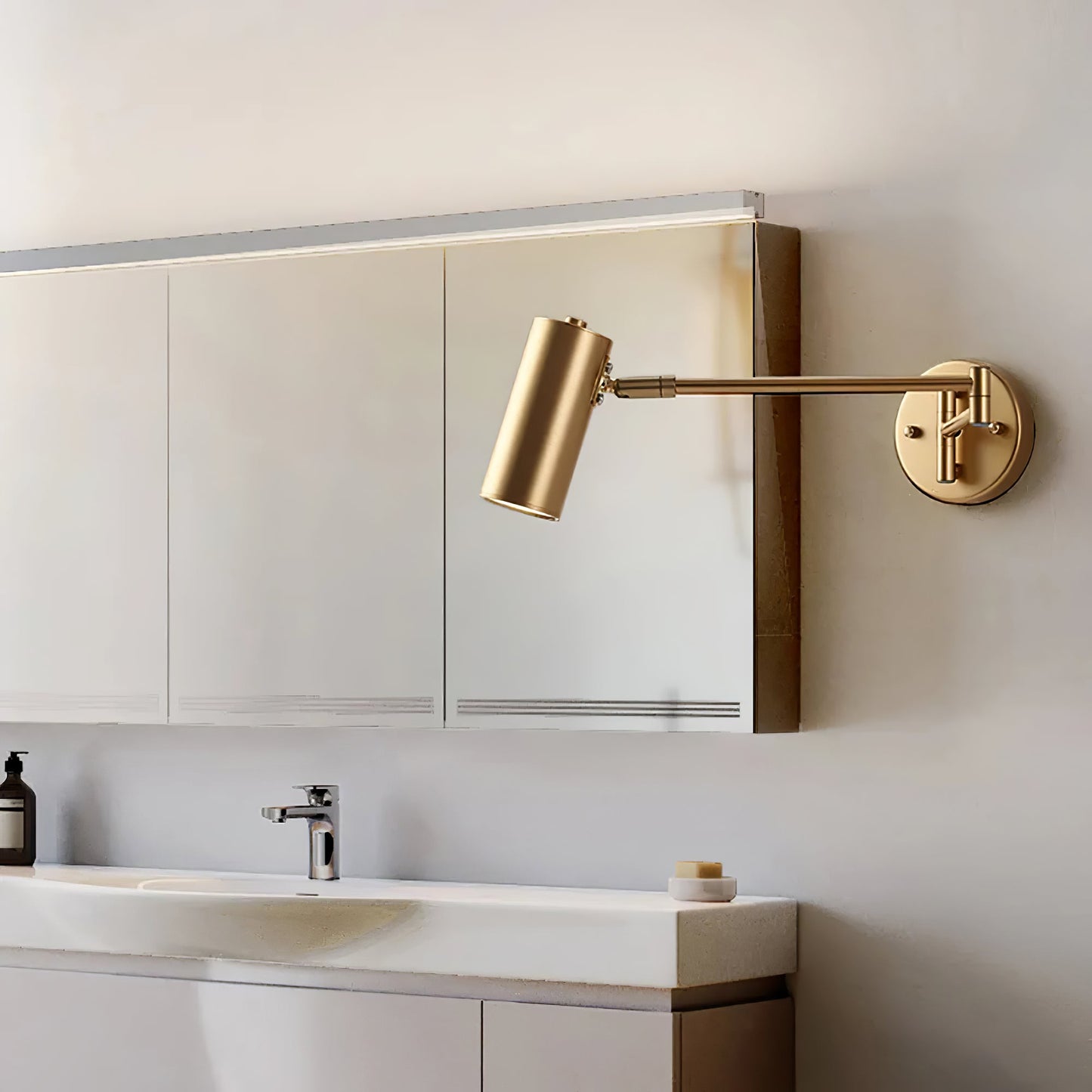 Współczesna Lampa Ścienna z Ruchomym Ramieniem