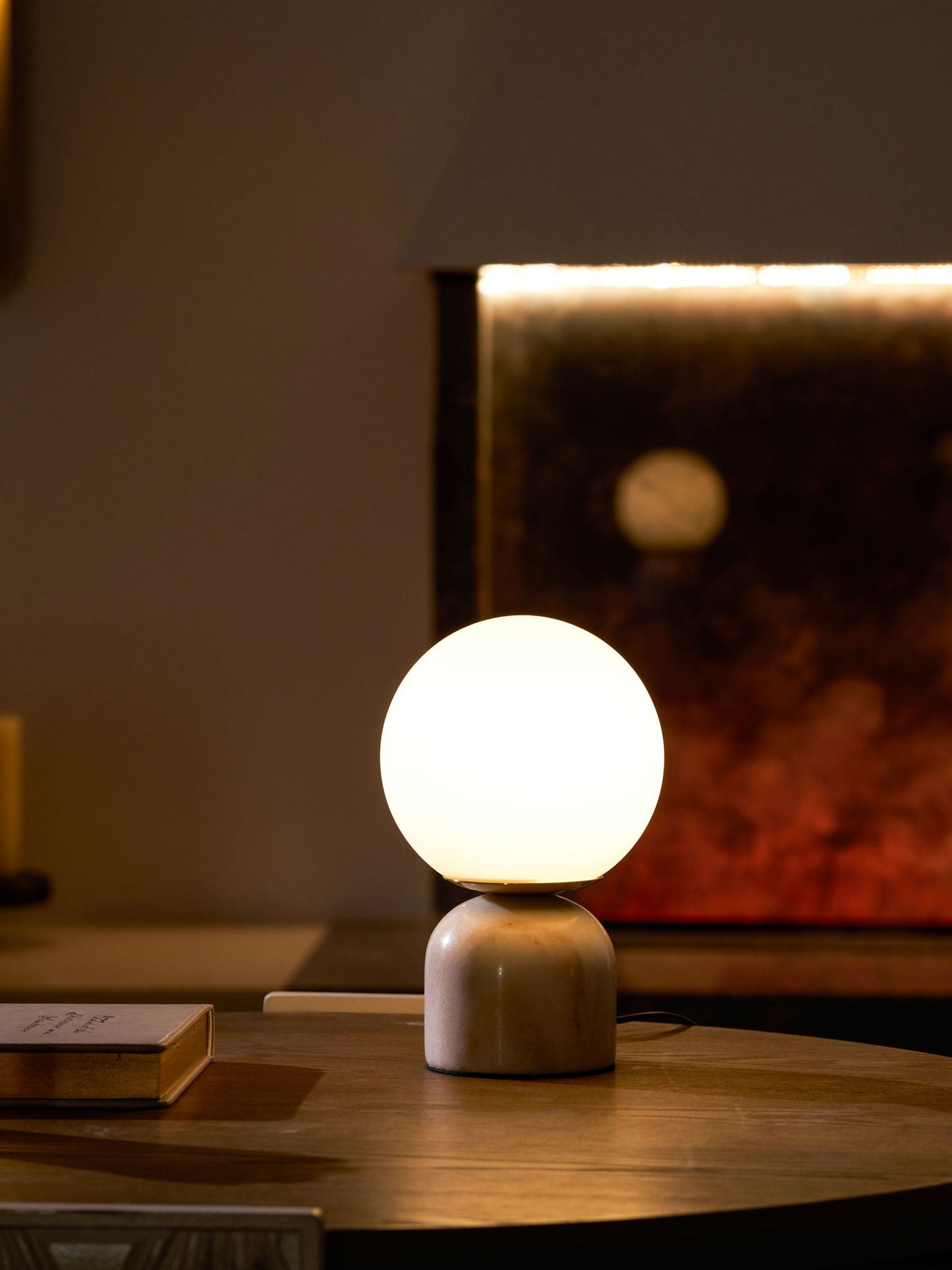Nowoczesna lampa stołowa Orb Glow Kompaktowe światło otoczenia