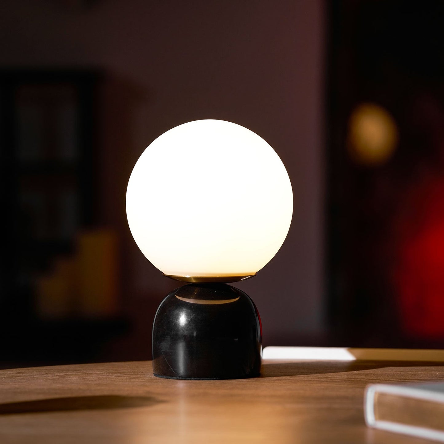 Nowoczesna lampa stołowa Orb Glow Kompaktowe światło otoczenia