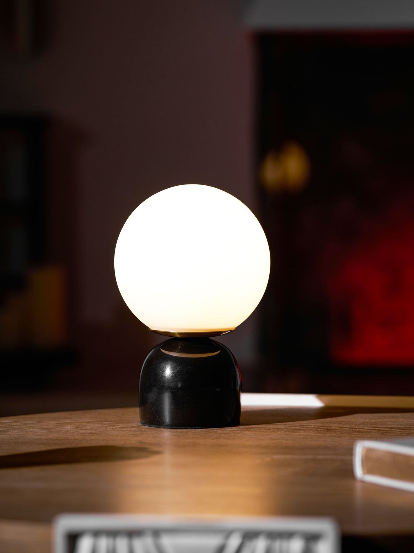 Nowoczesna lampa stołowa Orb Glow Kompaktowe światło otoczenia