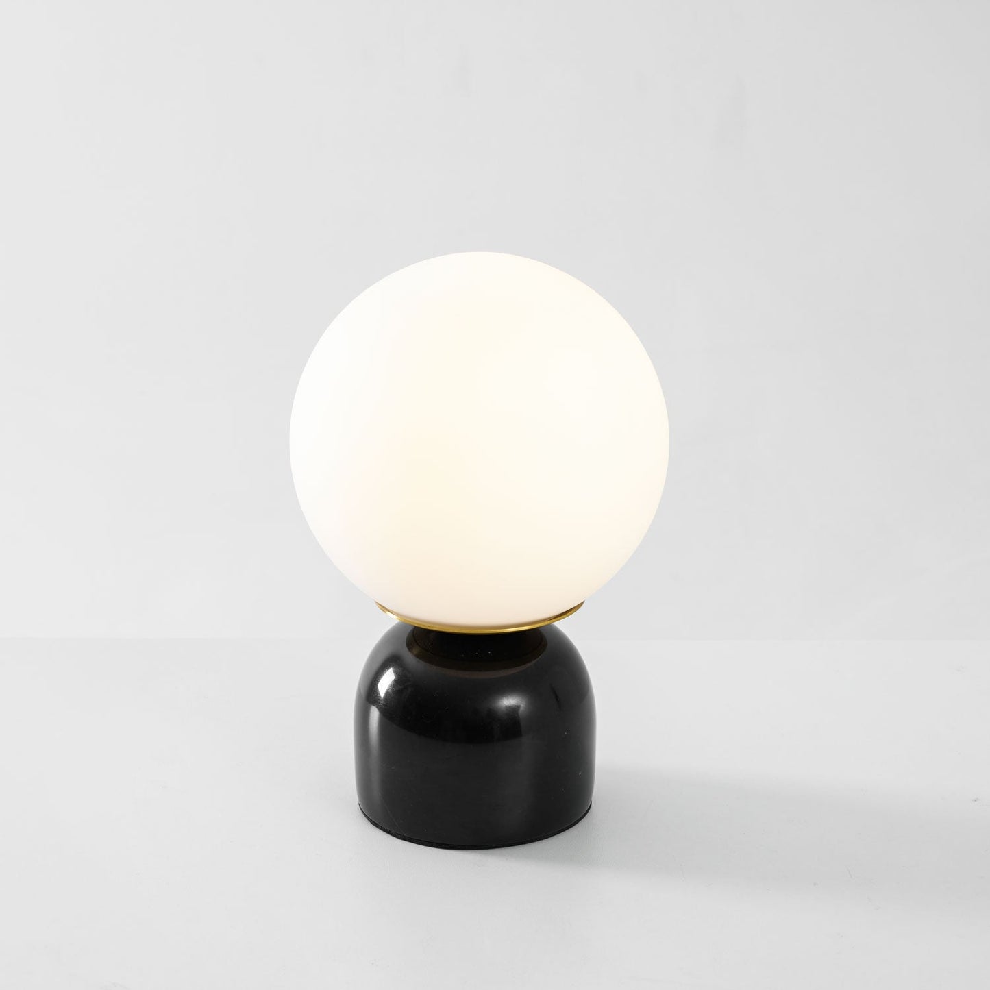 Nowoczesna lampa stołowa Orb Glow Kompaktowe światło otoczenia
