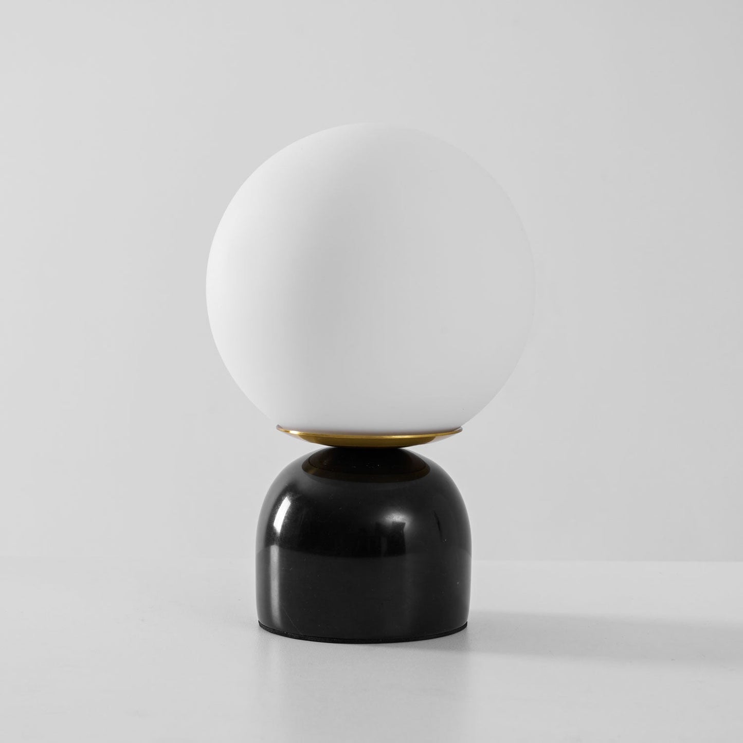 Nowoczesna lampa stołowa Orb Glow Kompaktowe światło otoczenia
