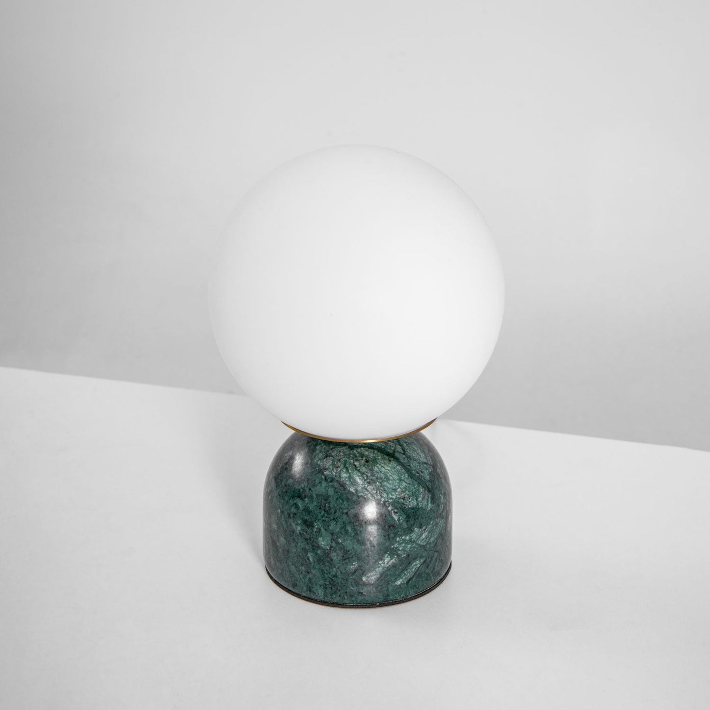Nowoczesna lampa stołowa Orb Glow Kompaktowe światło otoczenia