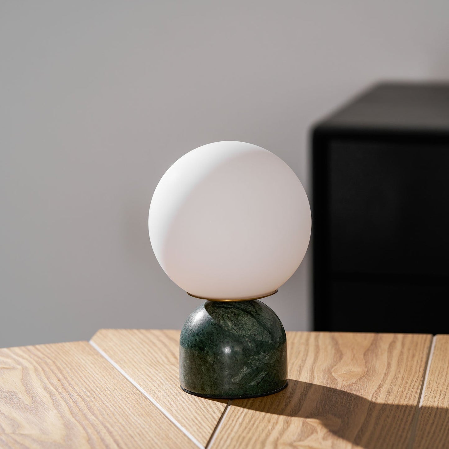 Nowoczesna lampa stołowa Orb Glow Kompaktowe światło otoczenia