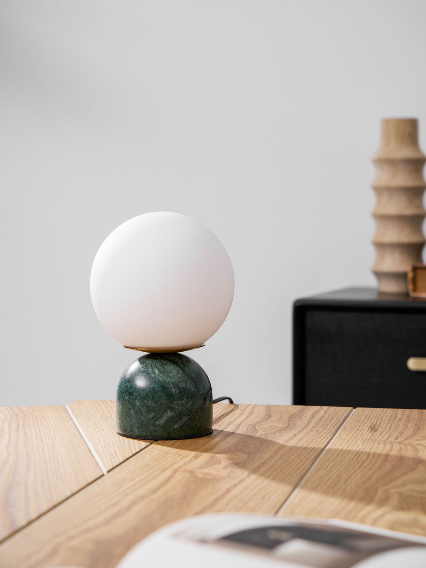 Nowoczesna lampa stołowa Orb Glow Kompaktowe światło otoczenia