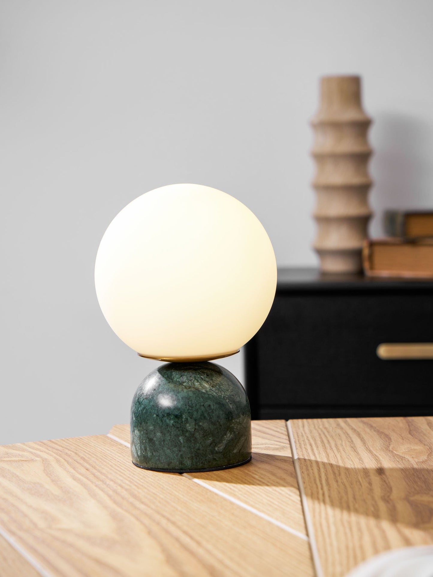 Nowoczesna lampa stołowa Orb Glow Kompaktowe światło otoczenia