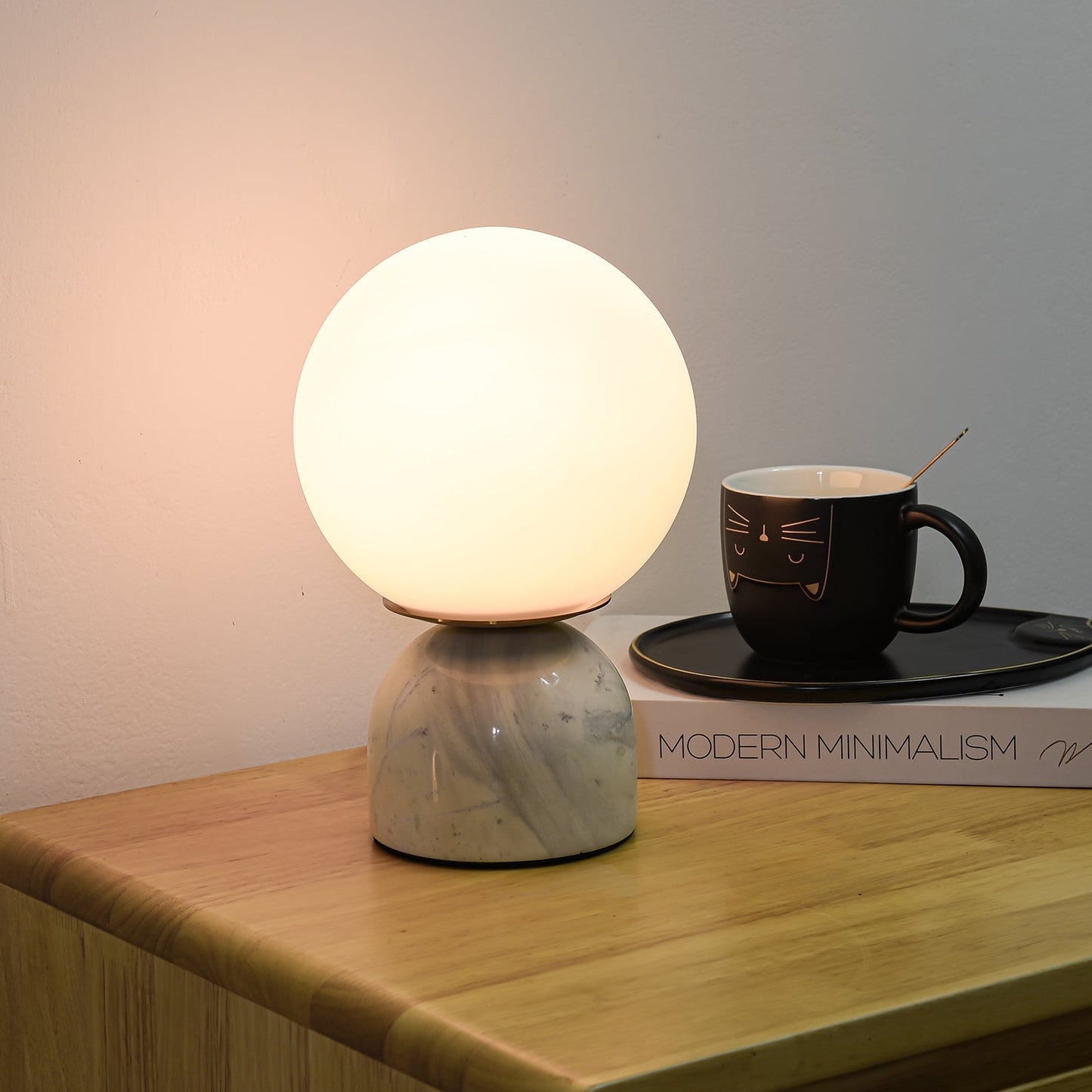 Nowoczesna lampa stołowa Orb Glow Kompaktowe światło otoczenia
