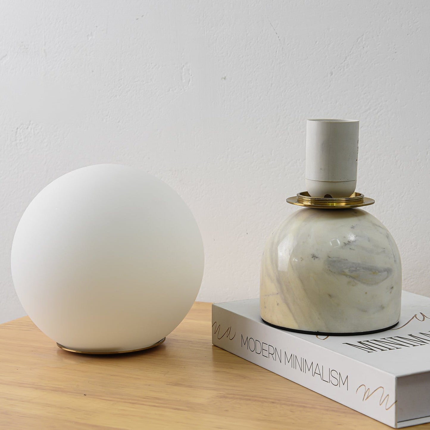 Nowoczesna lampa stołowa Orb Glow Kompaktowe światło otoczenia