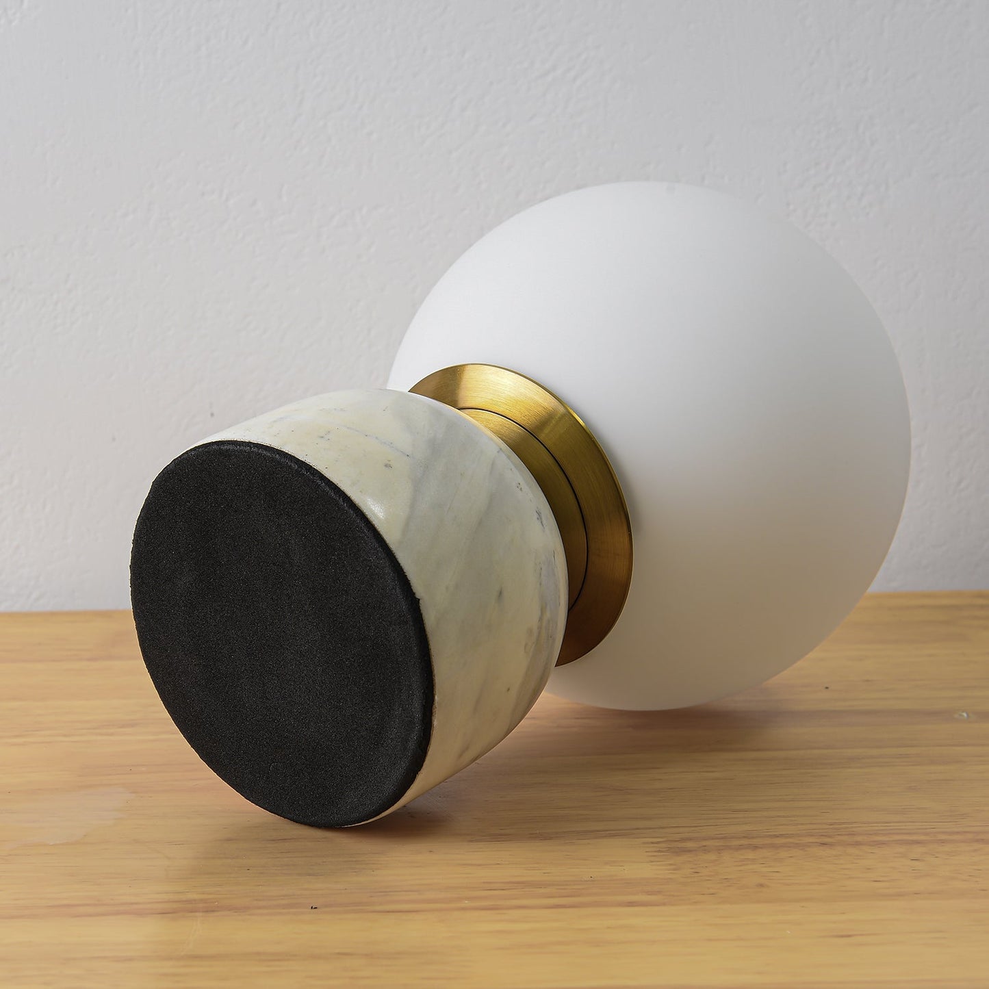 Nowoczesna lampa stołowa Orb Glow Kompaktowe światło otoczenia