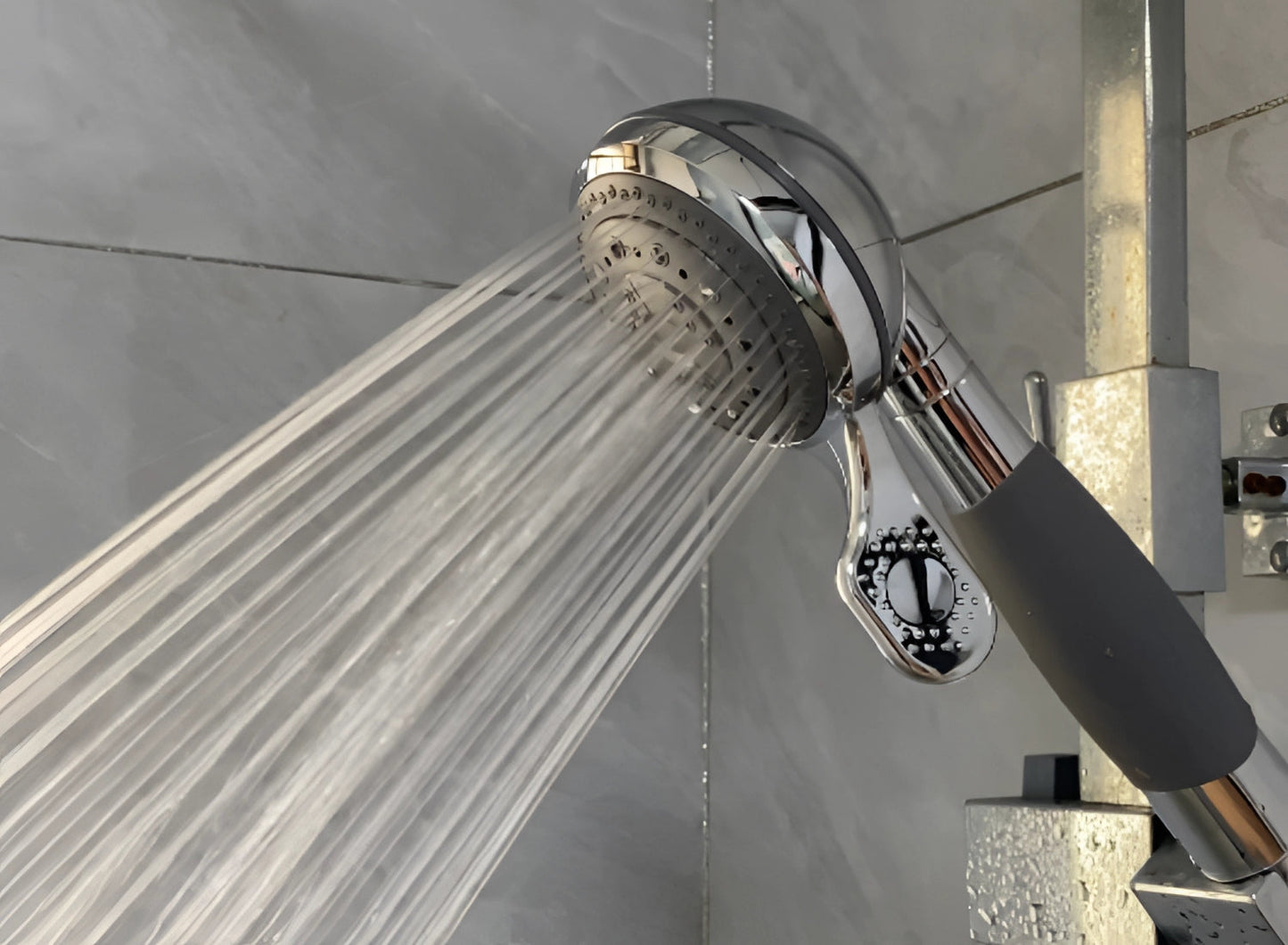 Ręczna słuchawka prysznicowa regulowana wielotrybowa oszczędna