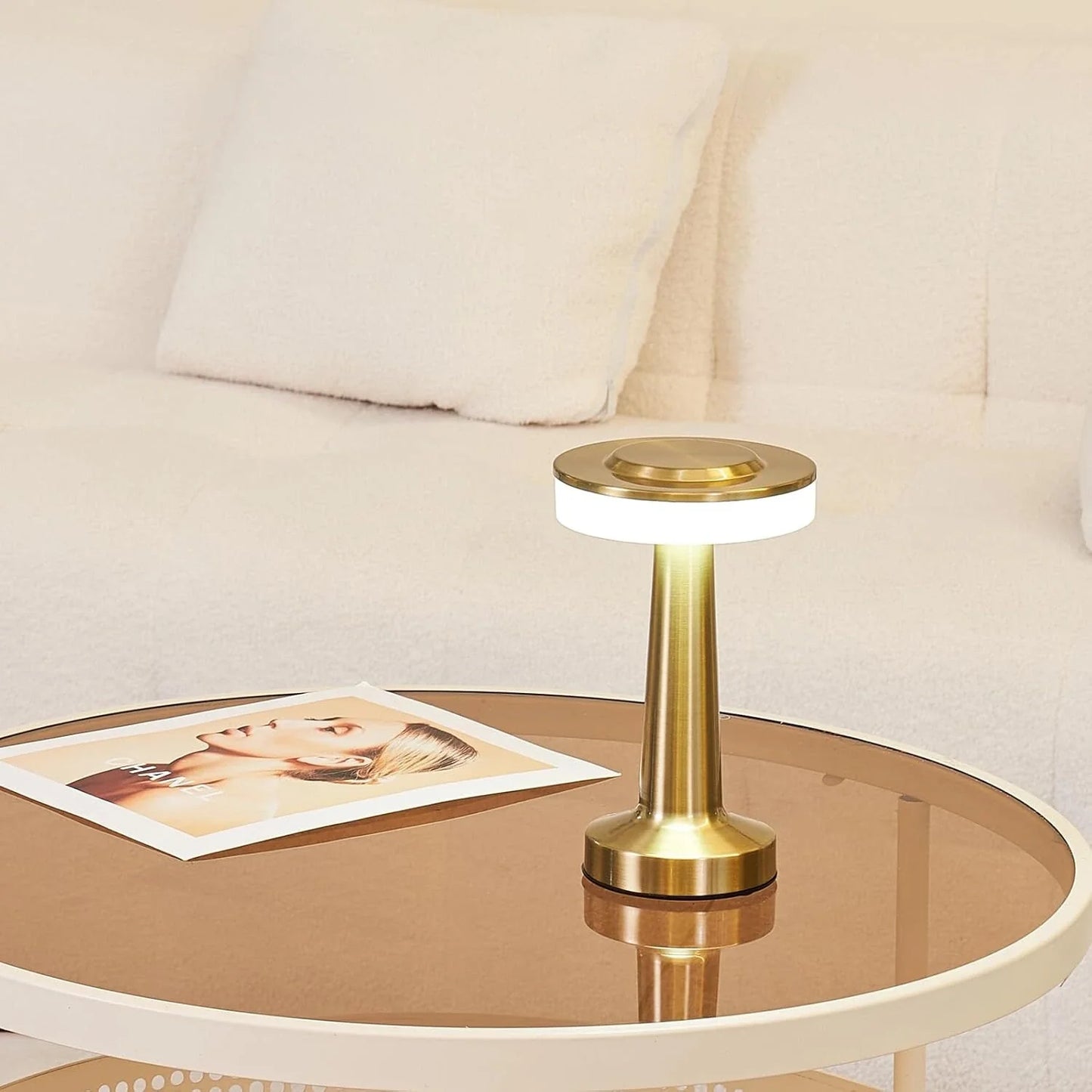 Współczesna smukła metalowa lampa stołowa LED