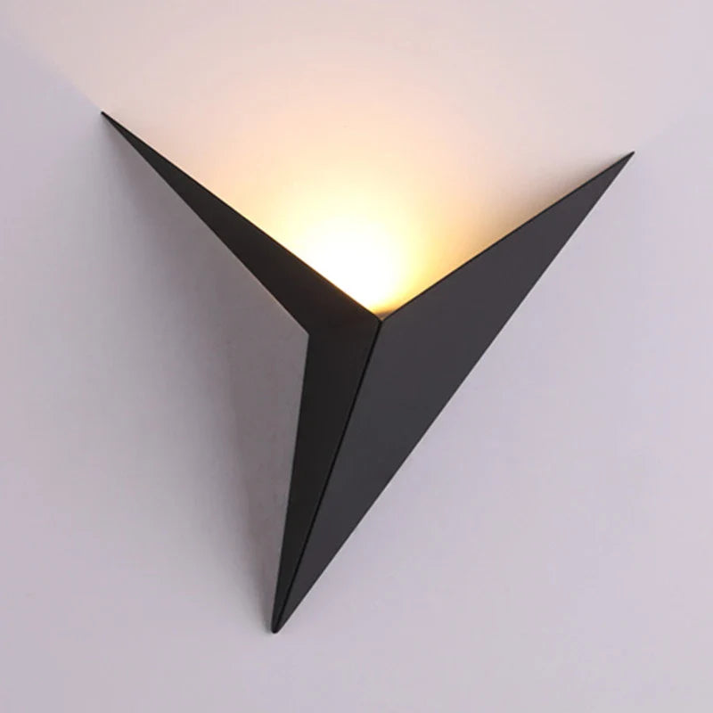 Minimalist wall lamp in the shape of a triangle with the option of warm or cool light