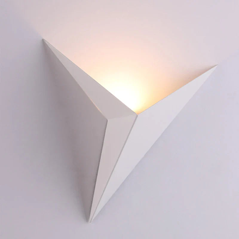 Minimalist wall lamp in the shape of a triangle with the option of warm or cool light