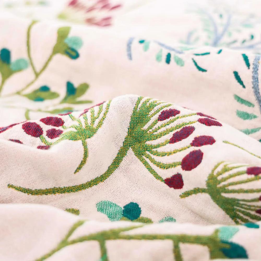 Soft breathable cotton gauze blanket – 4 layers with a wildflower pattern