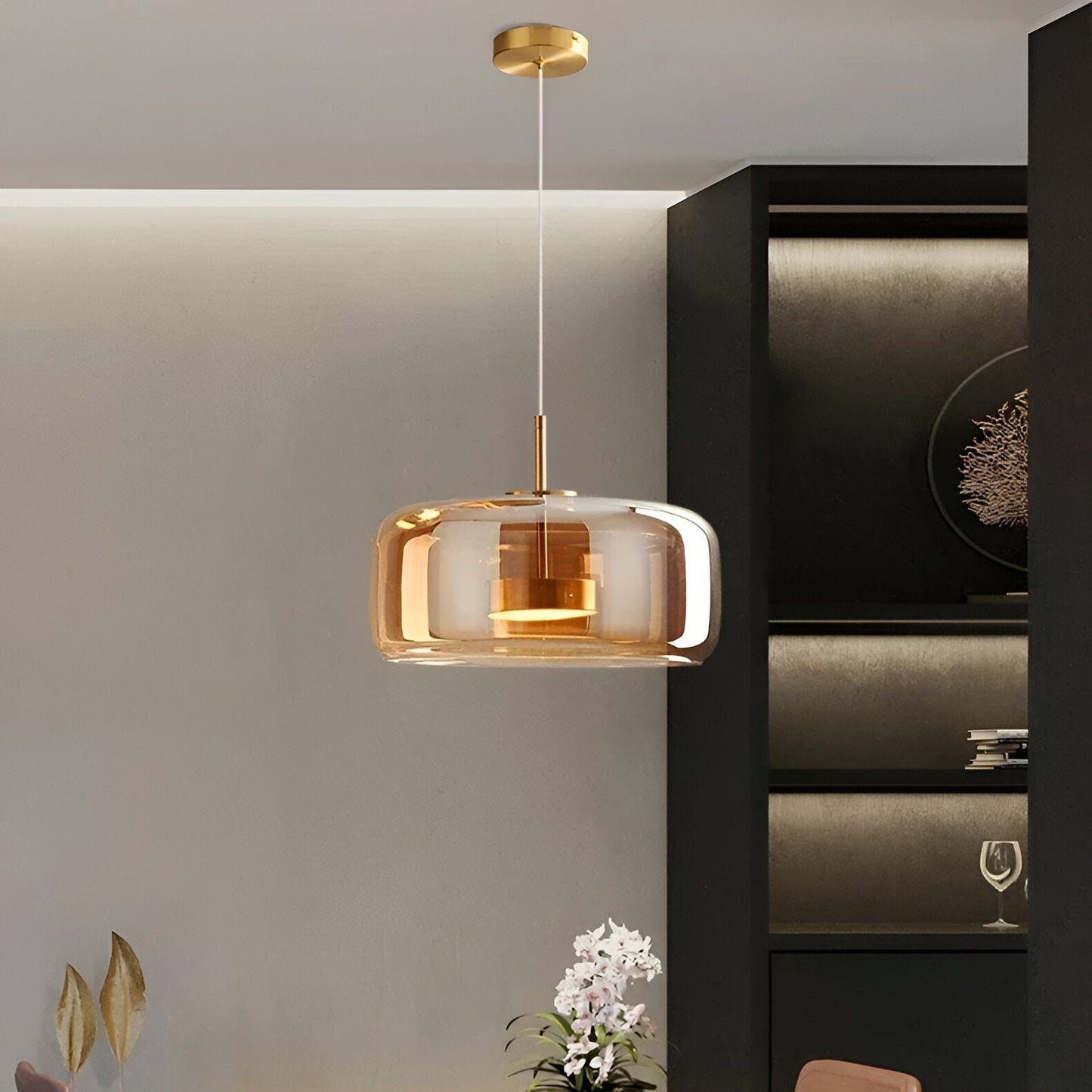 Lampa wisząca w stylu mid-century z trzema kloszami i regulowanymi przewodami
