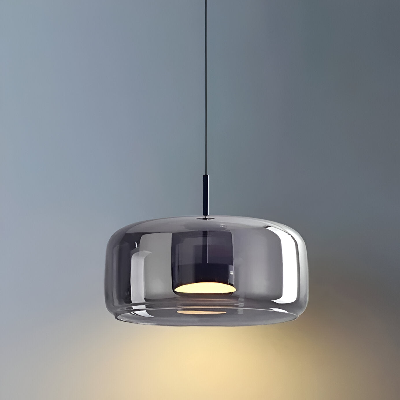 Lampa wisząca w stylu mid-century z trzema kloszami i regulowanymi przewodami