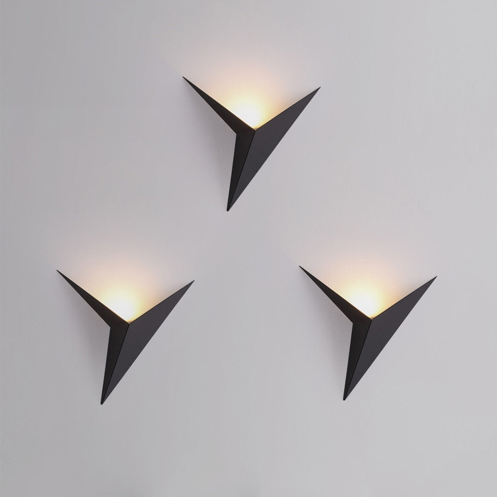 Minimalist wall lamp in the shape of a triangle with the option of warm or cool light