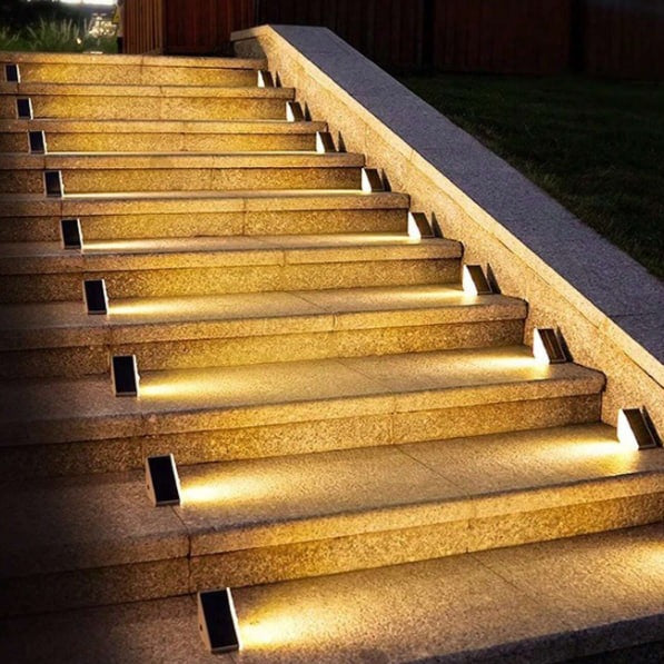 Jasne solarne lampki schodowe LED wodoodporne