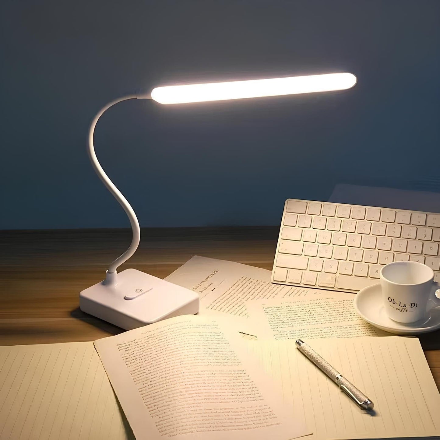 Kompaktowa lampka biurkowa ładowana USB z elastycznym ramieniem LED
